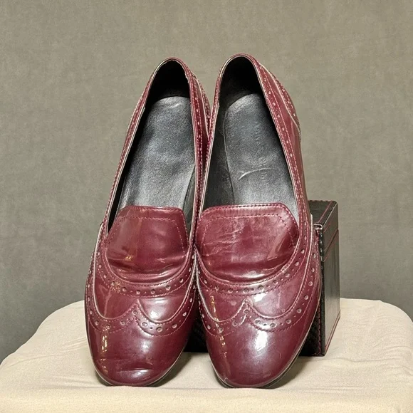 Ivanka Trump Octavie Tuxedo Shoes Burgundy Patent Leather Wingtip Flats Loafers - Picture 3 of 7